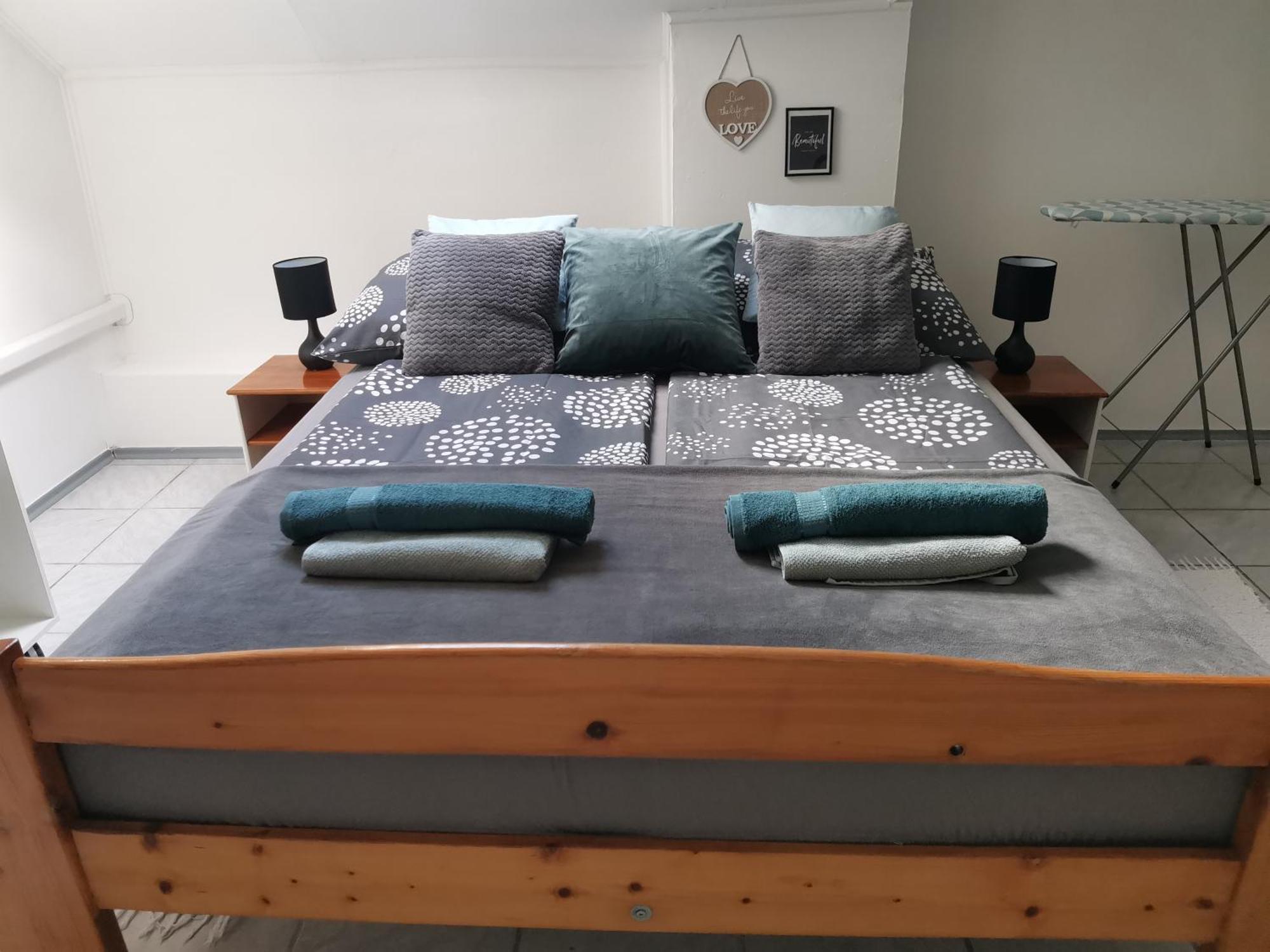Apartman Rosé Eger Esterno foto