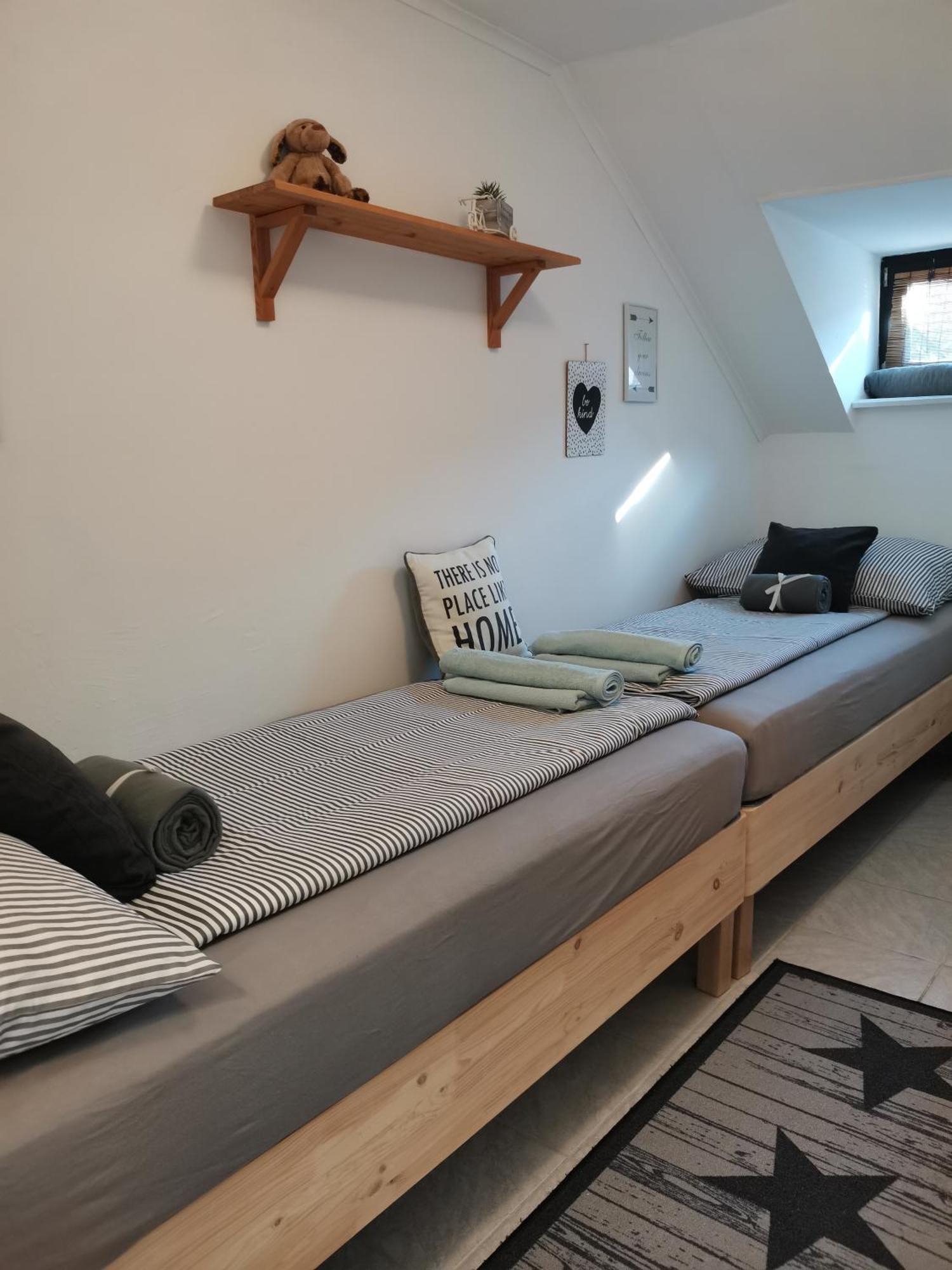 Apartman Rosé Eger Esterno foto