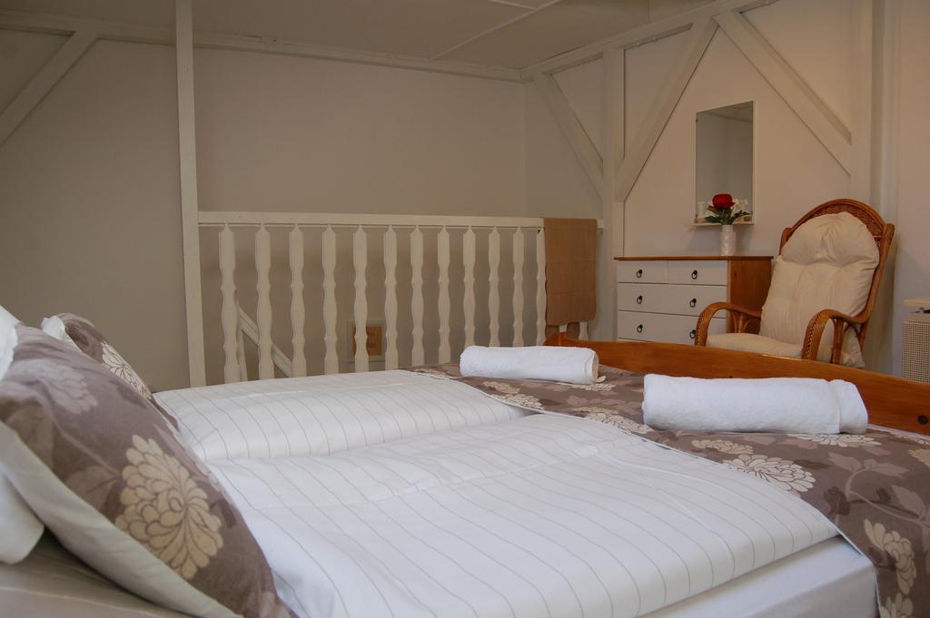Apartman Rosé Eger Esterno foto