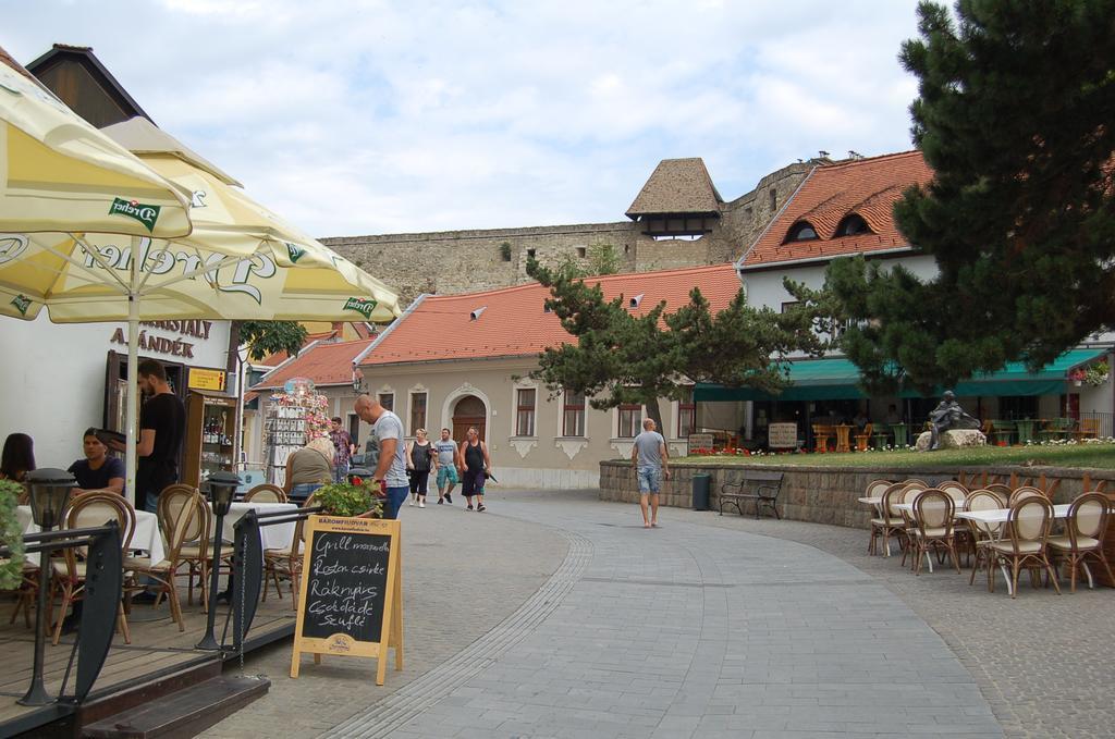 Apartman Rosé Eger Esterno foto