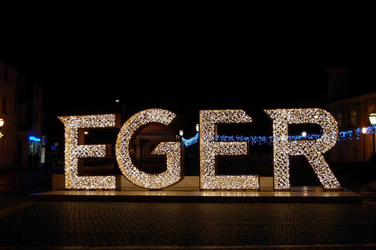 Apartman Rosé Eger Esterno foto