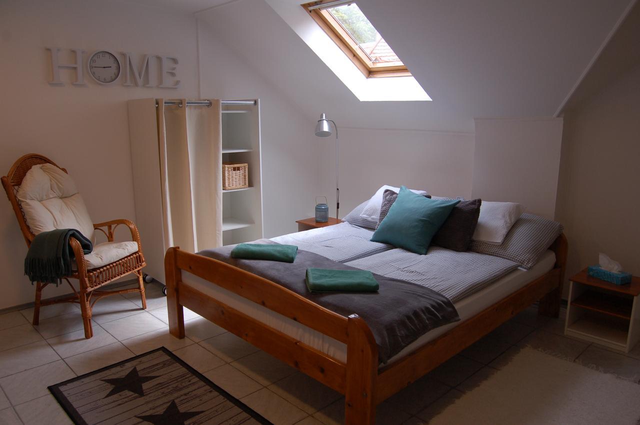 Apartman Rosé Eger Esterno foto