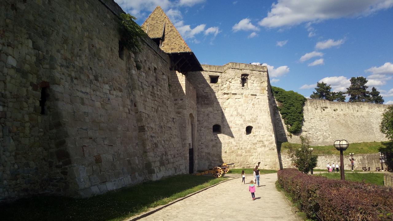 Apartman Rosé Eger Esterno foto