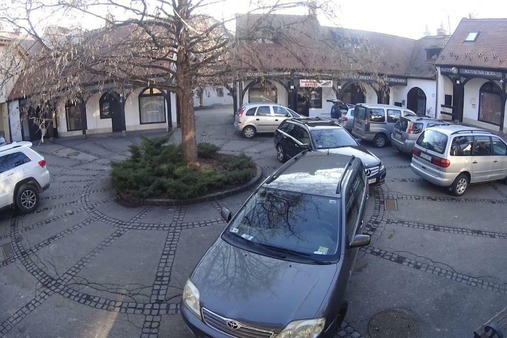 Apartman Rosé Eger Esterno foto